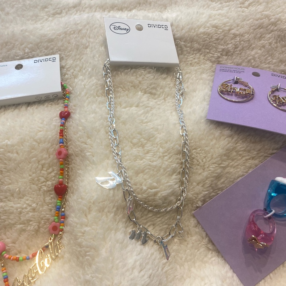 Selling this bundle of unused jewelry!! Cute for a y2k or indie style!💗